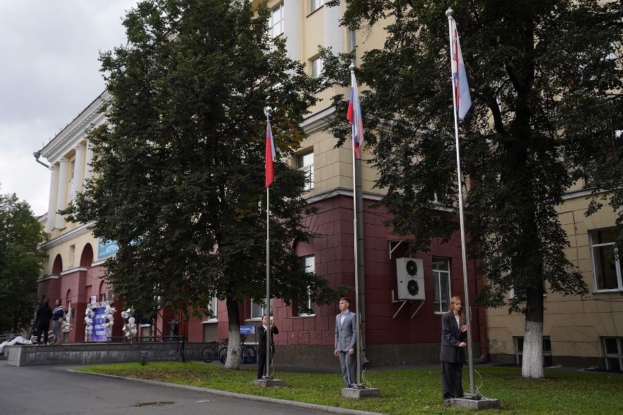 1senKuzGTU
