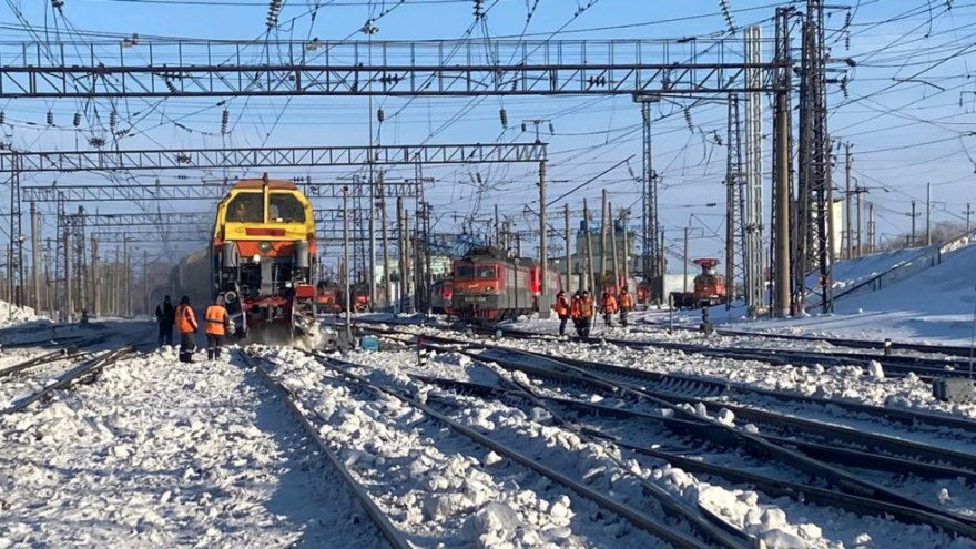2497142